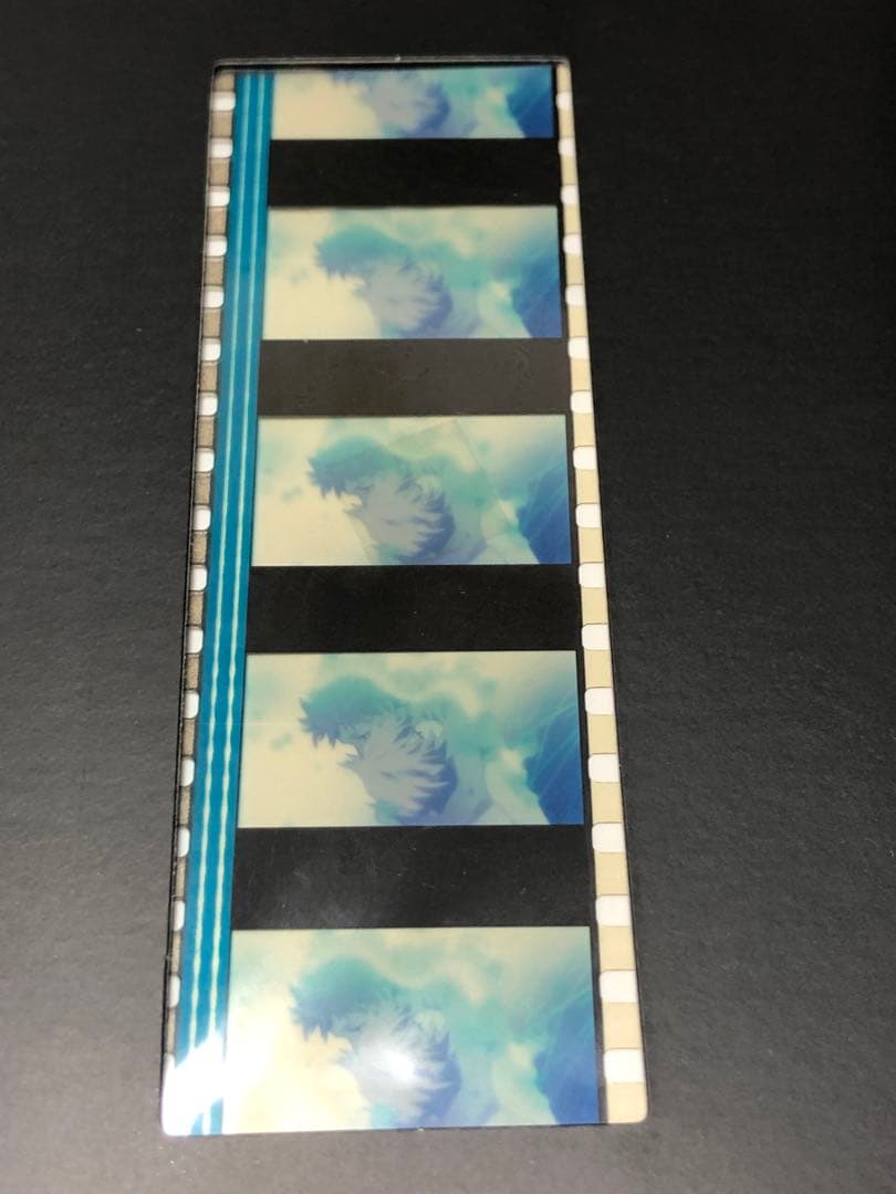 コマフィルム 碇シンジ＆綾波レイ(抱き合い) 劇場上映生フィルムコマ コマフィルム 碇シンジ＆綾波レイ(抱き合い) 劇場上映生フィルムコマ