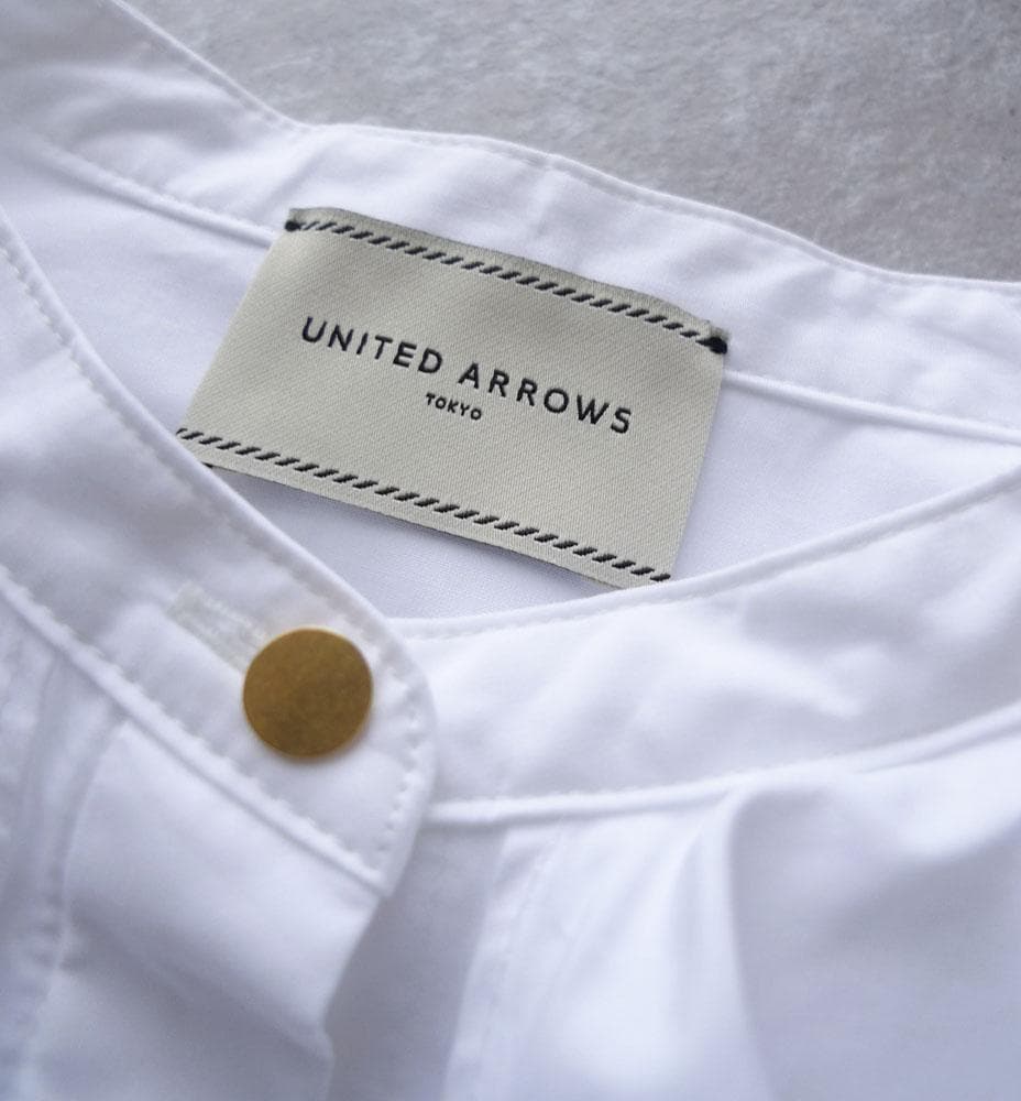 美品 ユナイテッドアローズ TOKYO 2万 ラッフルカラー ブラウス E371