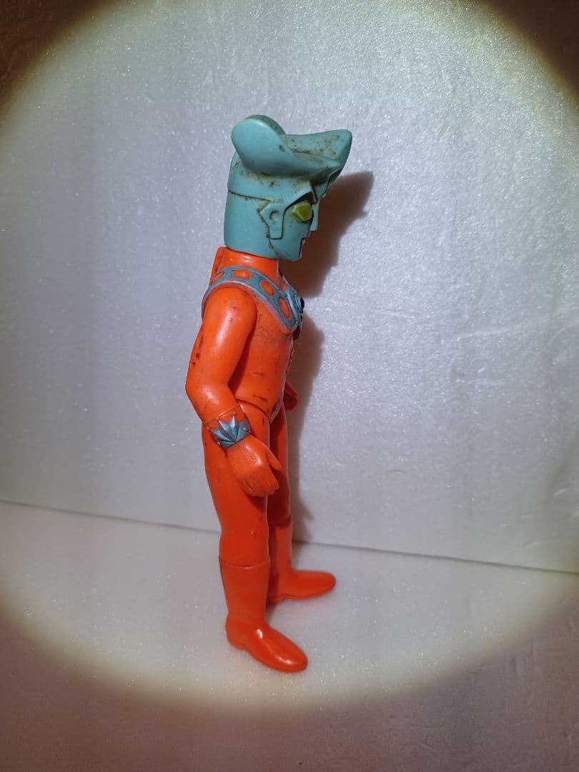 昭和購入物)ウルトラマンレオ(身長約18.5cm) ブルマァク ソフビ - メルカリ