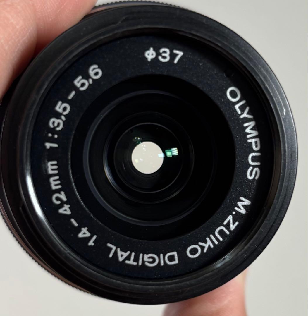 オリンパス　M.Zuiko 14-42mm f3.5-5.6 II R レンズ