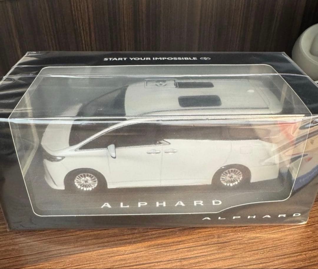 40系アルファード 1/30 スケール トヨタ アルファード 40系 カラーサンプルミニカー（1/30 スケール