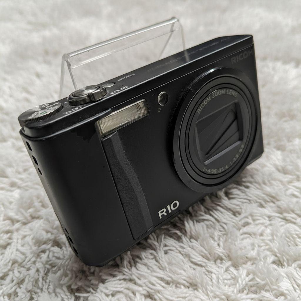 RICOH R10 コンパクトデジタルカメラ 7.1倍ズーム - メルカリ