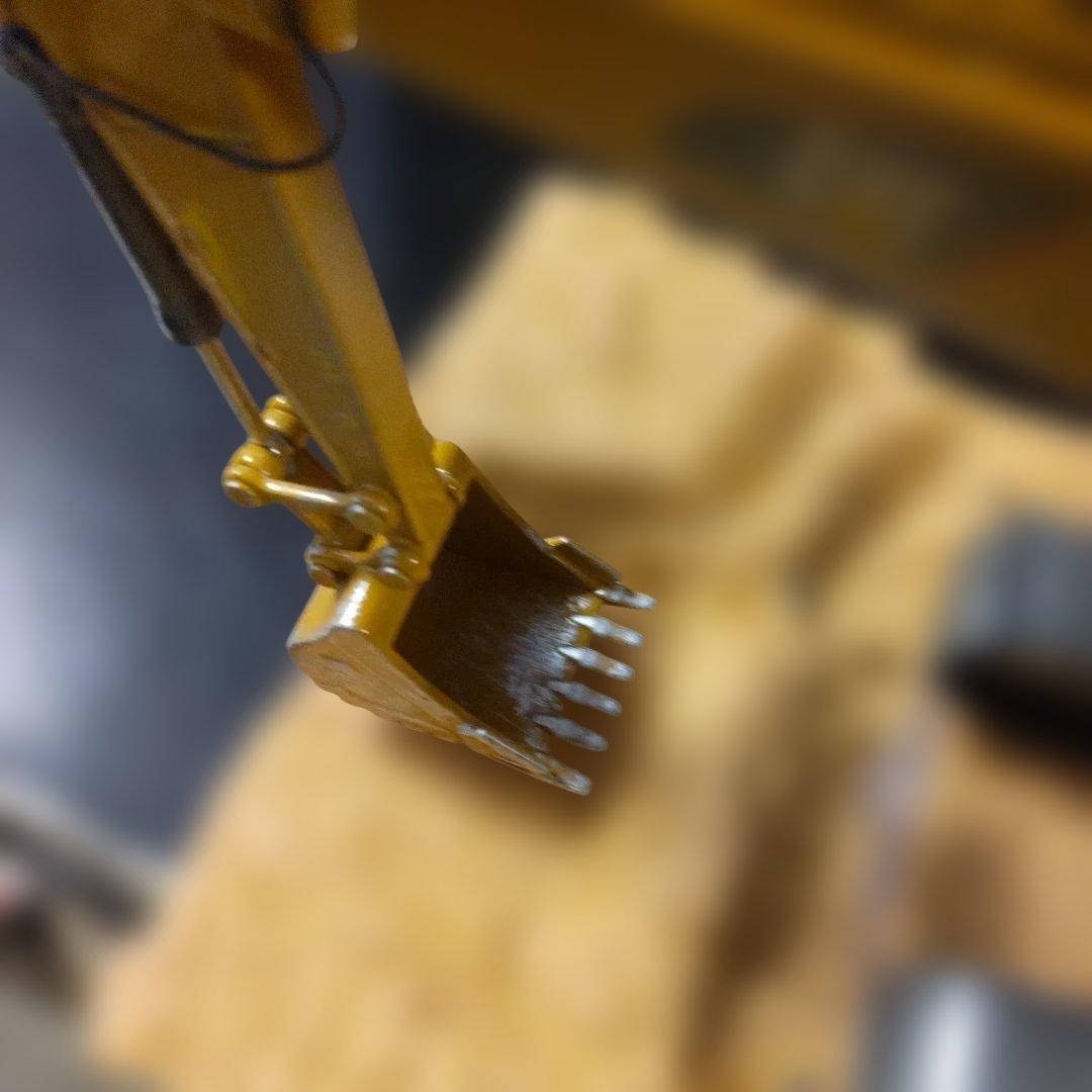 キャタピラー建機CAT 320F WEATHERED 1/50 - メルカリ