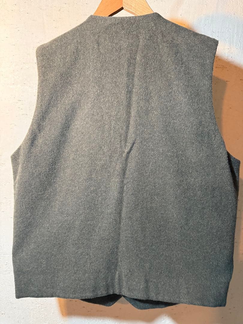 confect ウールモッサークルーネックベスト カーキ CONFECT ウール