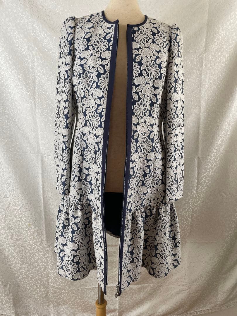 1/6迄初売り値下げ】ジャガードレース刺繍花柄フリルコートパフスリーブ