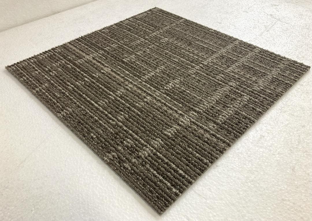 ＊masa＊　タイルカーペット８７枚　新品・未使用　国内メーカー サンゲツ タイルカーペット ZX カーペットタイル