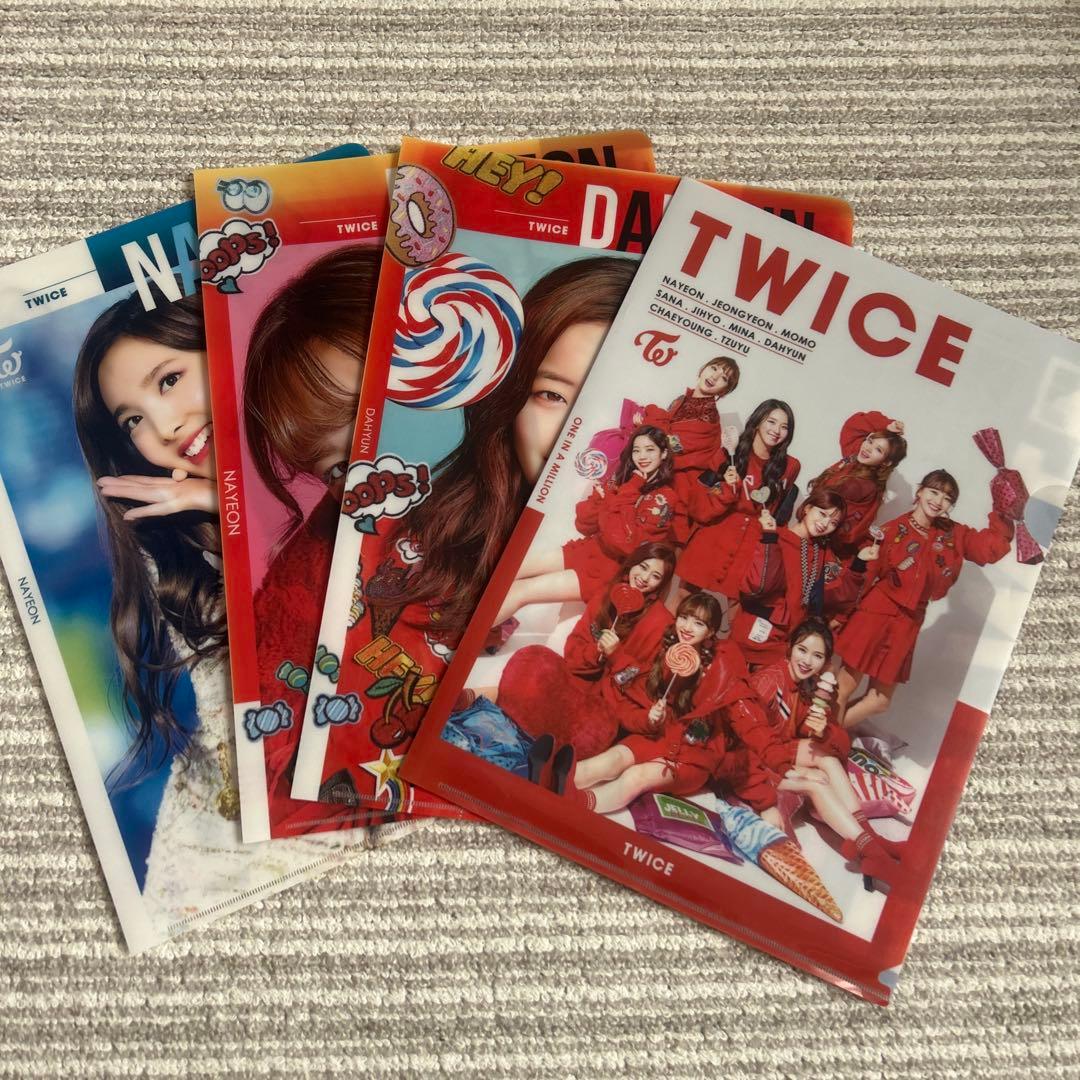 TWICE クリアファイル 4枚セット - メルカリ