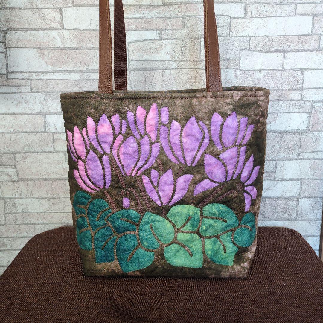 シクラメンのハワイアンキルトバッグ　ハンドメイド NEW!!】白浜マリーナの人気ハワイアンキルトバッグをご紹介！大きく