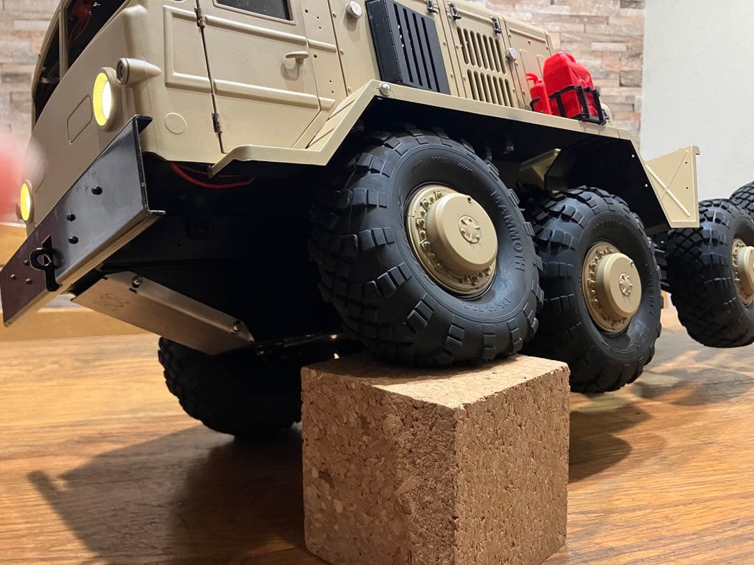 Bc8 Cross Rc 1/12 MAZ537