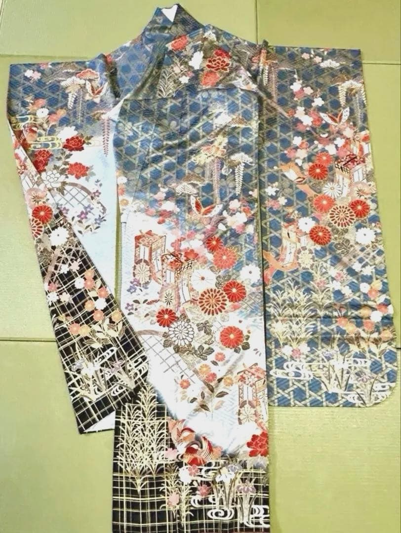 ＊振袖＊　長襦袢　２点セット　正絹　グレー系　古典柄　金彩　身丈167cm 中古 振袖 正絹 蝶 古典柄 袷仕立て 身丈166cm 裄丈67cm 箔 金彩 成人