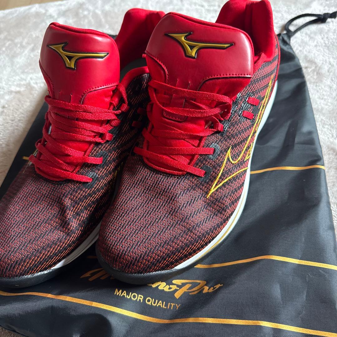 Mizuno トレーニングシューズ レッド/ブラック 楽天市場】サッカー 赤 トレーニングシューズ ミズノの通販