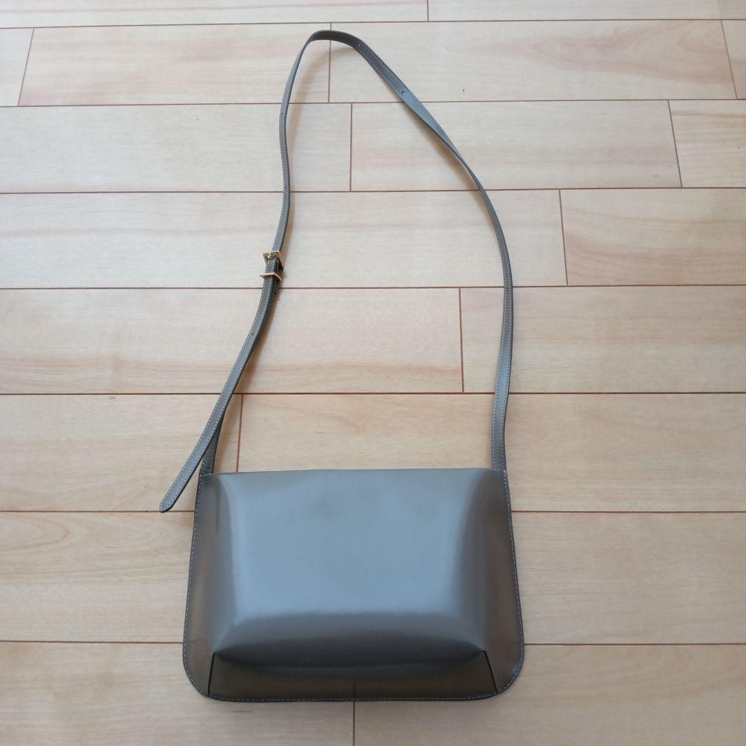 【Hoaw.】ガラスレザーショルダー Hoaw.】ガラスレザーショルダー（ショルダーバッグ）｜Whim Gazette