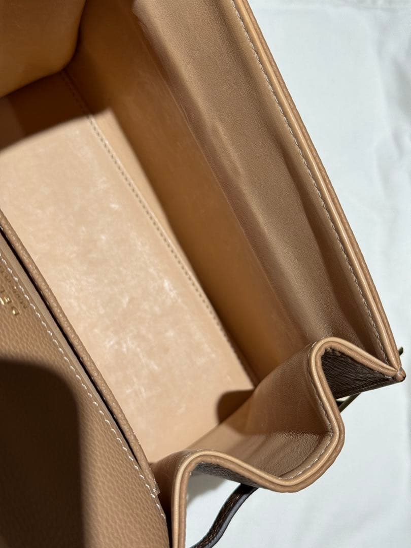 美品】【安心鑑定】デルヴォー タンペートPM クリスピーカーフ