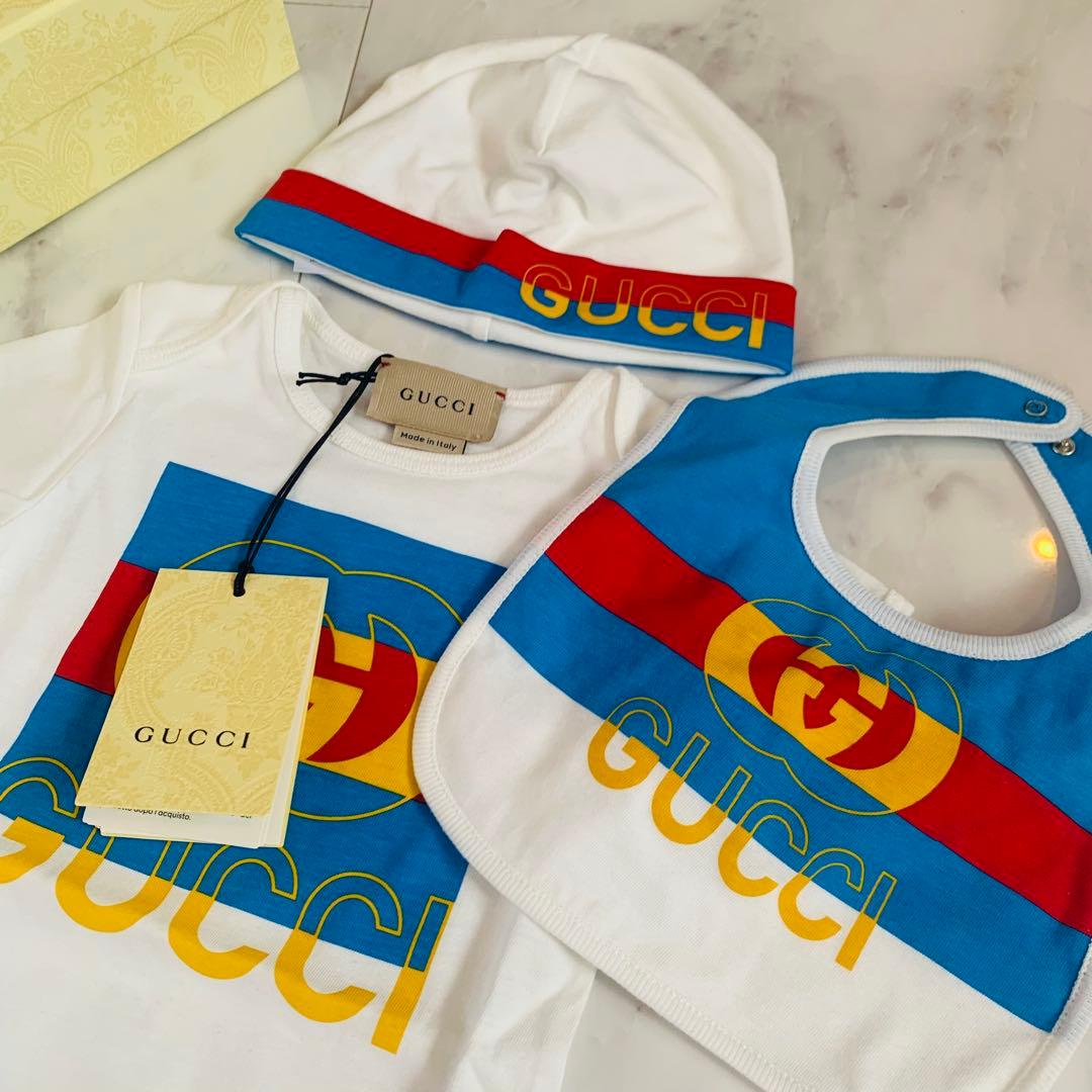 GUCCI 3点セット　ベビー服 ボディスーツ 帽子 スタイセット　よだれかけ GUCCI 3点セット ベビー服 ボディスーツ 帽子 スタイセット よだれかけ