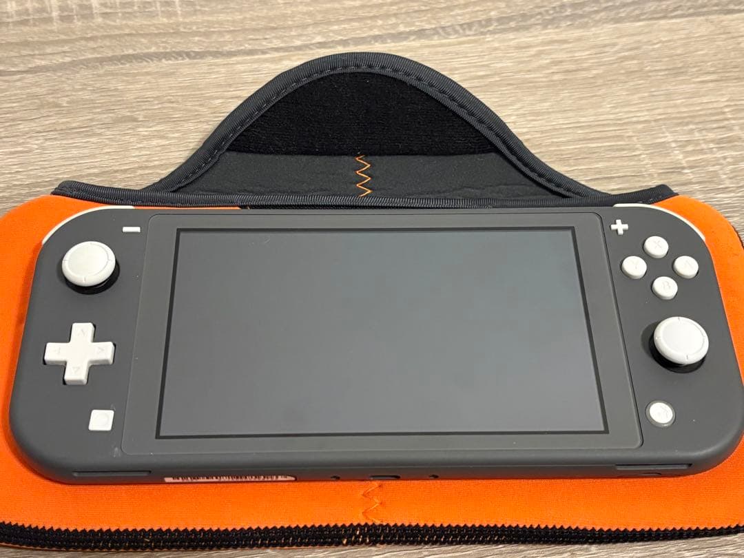 Nintendo Switch Lite グレー ポーチ付き Amazon.co.jp: 【任天堂公式ライセンス商品】ニンテンドースイッチLite