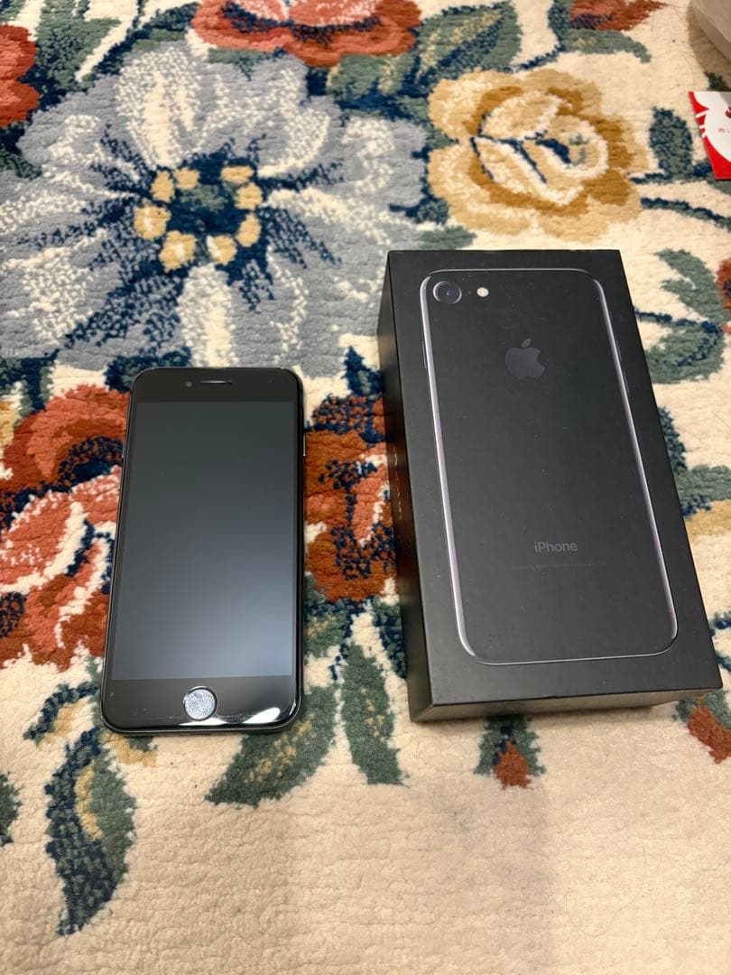 Apple iPhone 8 ブラック 本体 256GB バッテリー100% Amazon.com: Apple iPhone 8 (256GB, Space Gray) [Locked] + Carrier