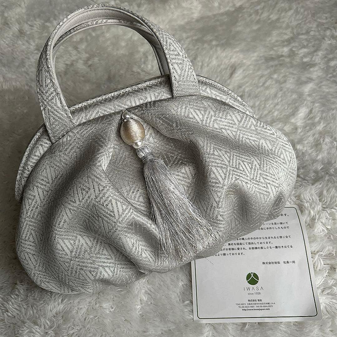 IWASA きものすなお×岩佐　タッセル　ハンドバッグ　銀鈴　GINRIN IWASA きものすなお×岩佐 タッセル ハンドバッグ 銀鈴 GINRIN IWASA
