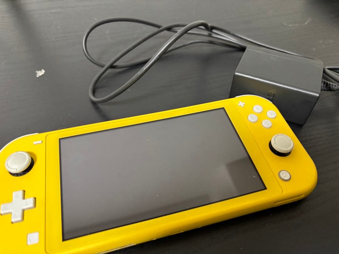 Nintendo Switch Lite イエロー 本体 ACアダプター付き 中古】Nintendo Switch Lite イエロー ◇05/13(金)値下げ
