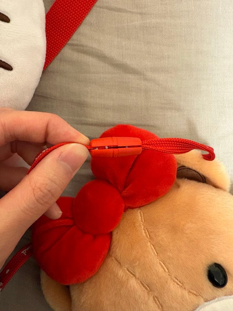 ハローキティぬいぐるみリュック、タイニーチャムポシェット - メルカリ