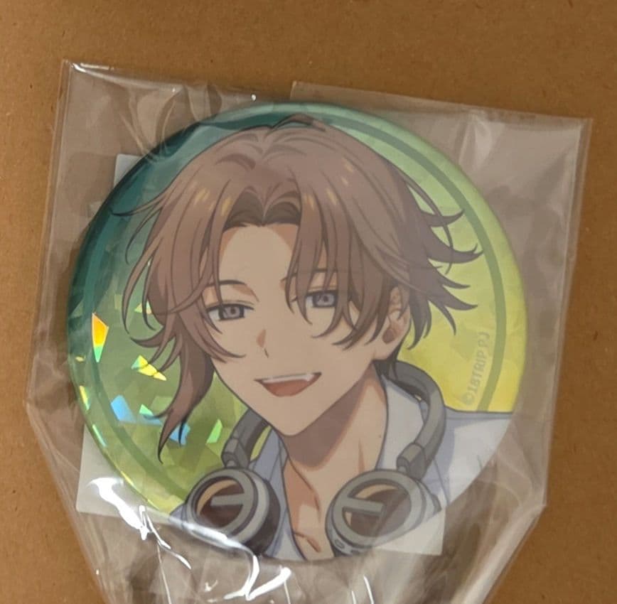 18TRIP エイトリ ホログラム缶バッジ 斜木七基 - メルカリ