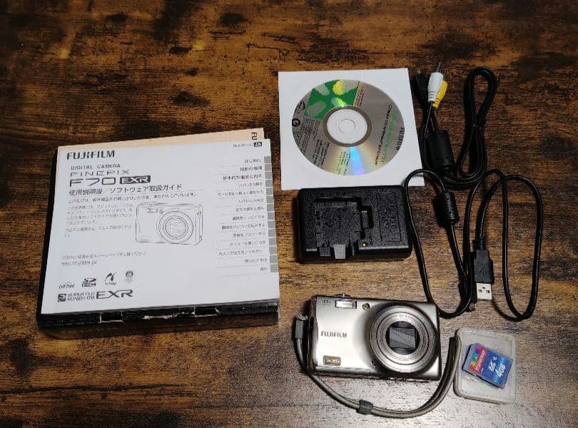 デジタルカメラ FINEPIX F70EXR 41cP+YYidkL._SS200_.jpg
