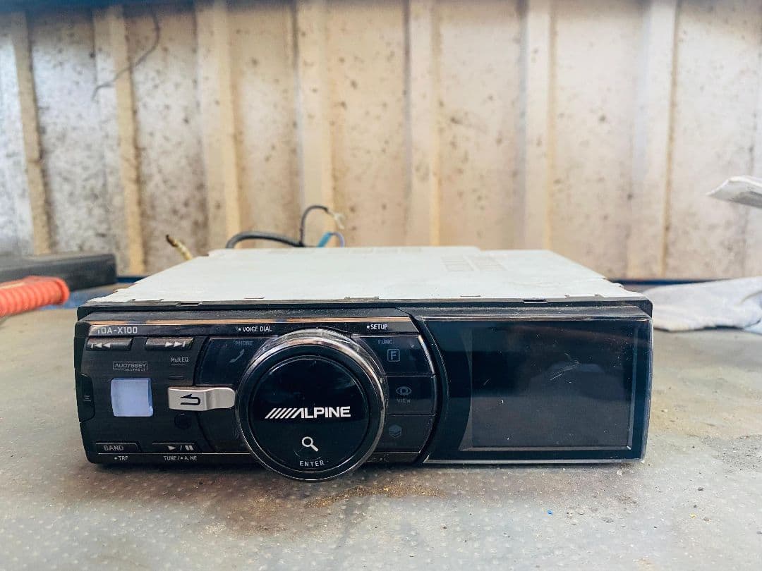 ALPINE IDA-X100 オーディオデッキ Alpine iDA-X100 Digital media receiver at Crutchfield Canada