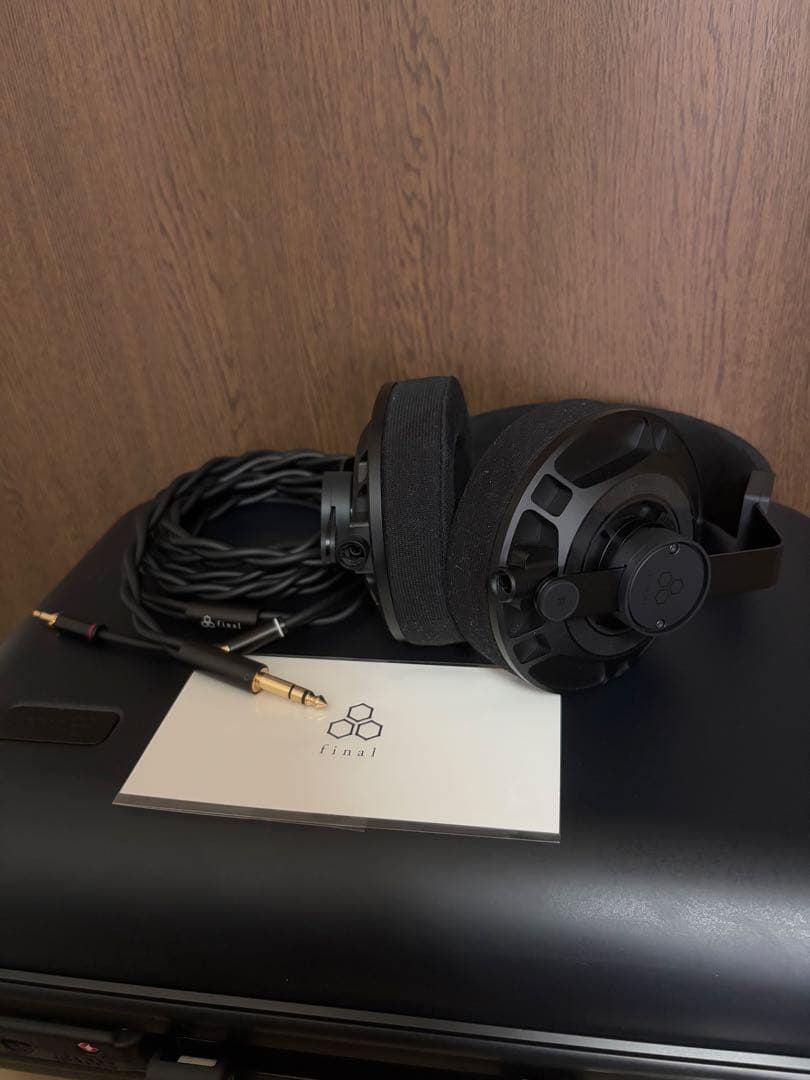 final D7000 ヘッドホン D7000｜final-イヤホン・ワイヤレスイヤホン・ヘッドホン｜final 公式