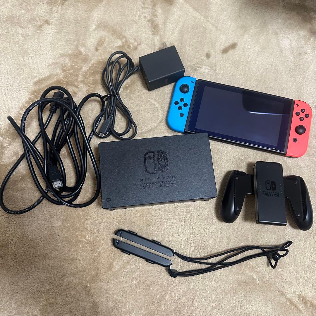 Nintendo Switch 本体 青/赤 Joy-Con付き 新型 - メルカリ