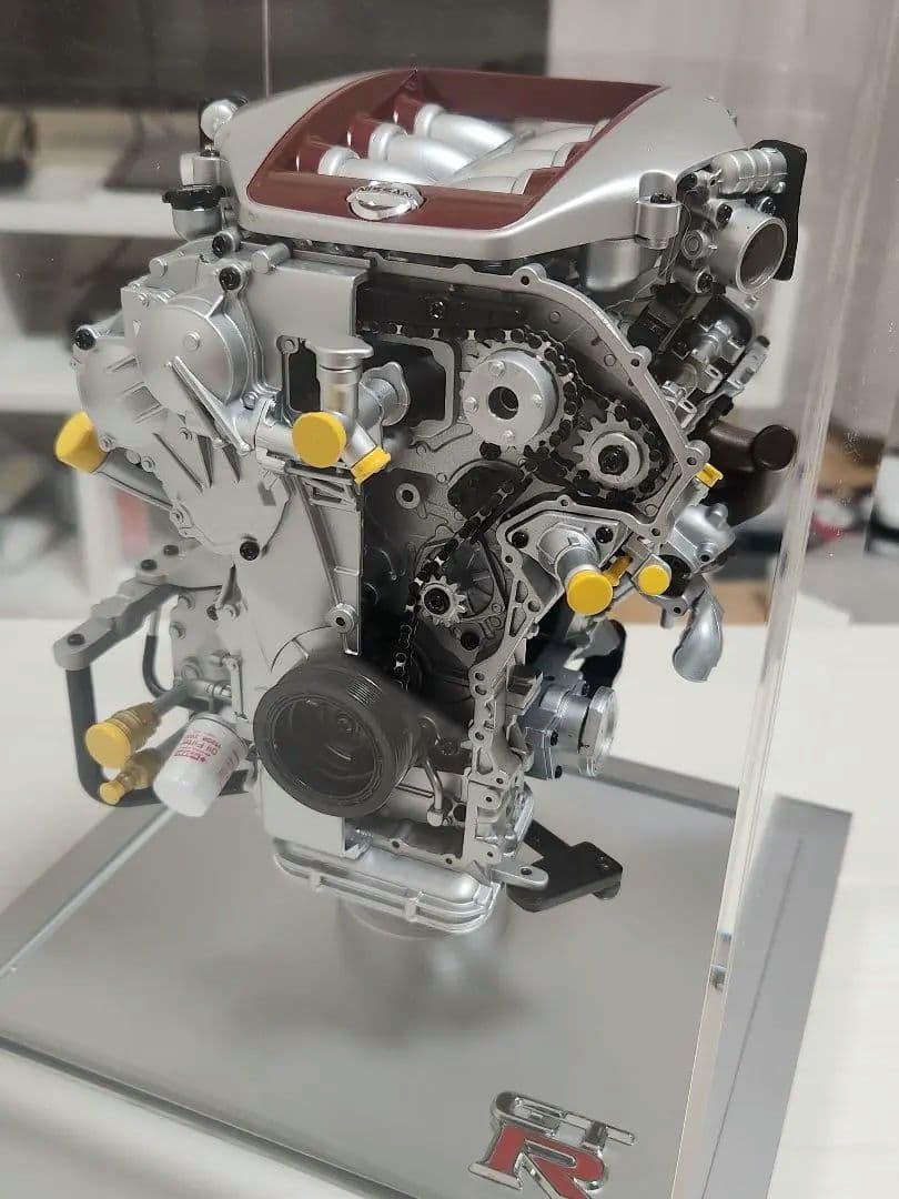 週刊日産GT-R エンジン模型完成品 1/5 R35 VR38DETT - メルカリ