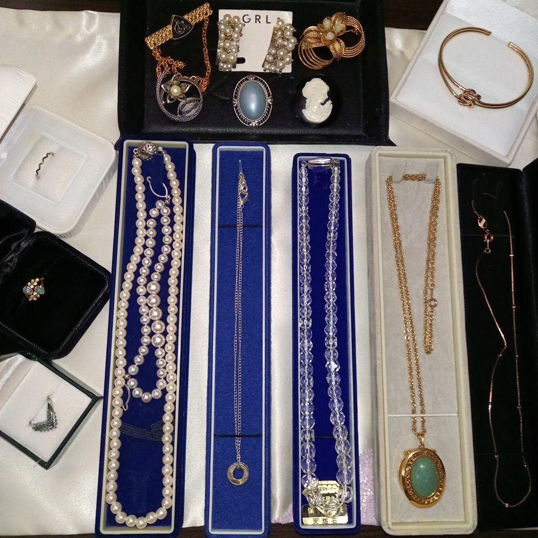遺品・生前整理品 アクセサリーおまとめ - メルカリ