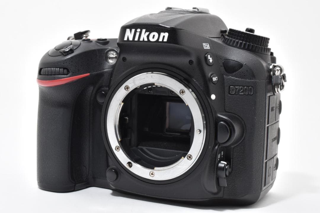 《完動品》 ニコン Nikon D7200 ボディ　取説付き・初期不良補償