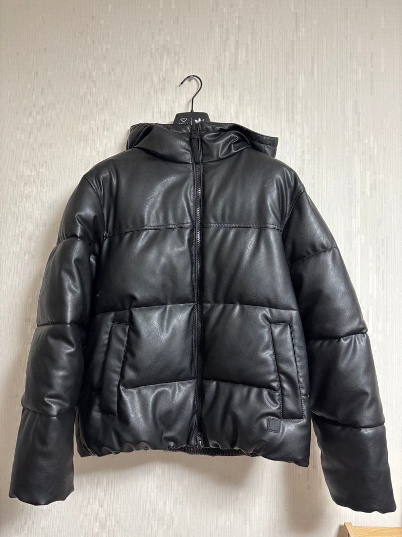 ZARA ザラ レザーダウンジャケット ブラック XL ZARA ザラ フェイクレザーパフジャケット アウター ブラック XL ダウン