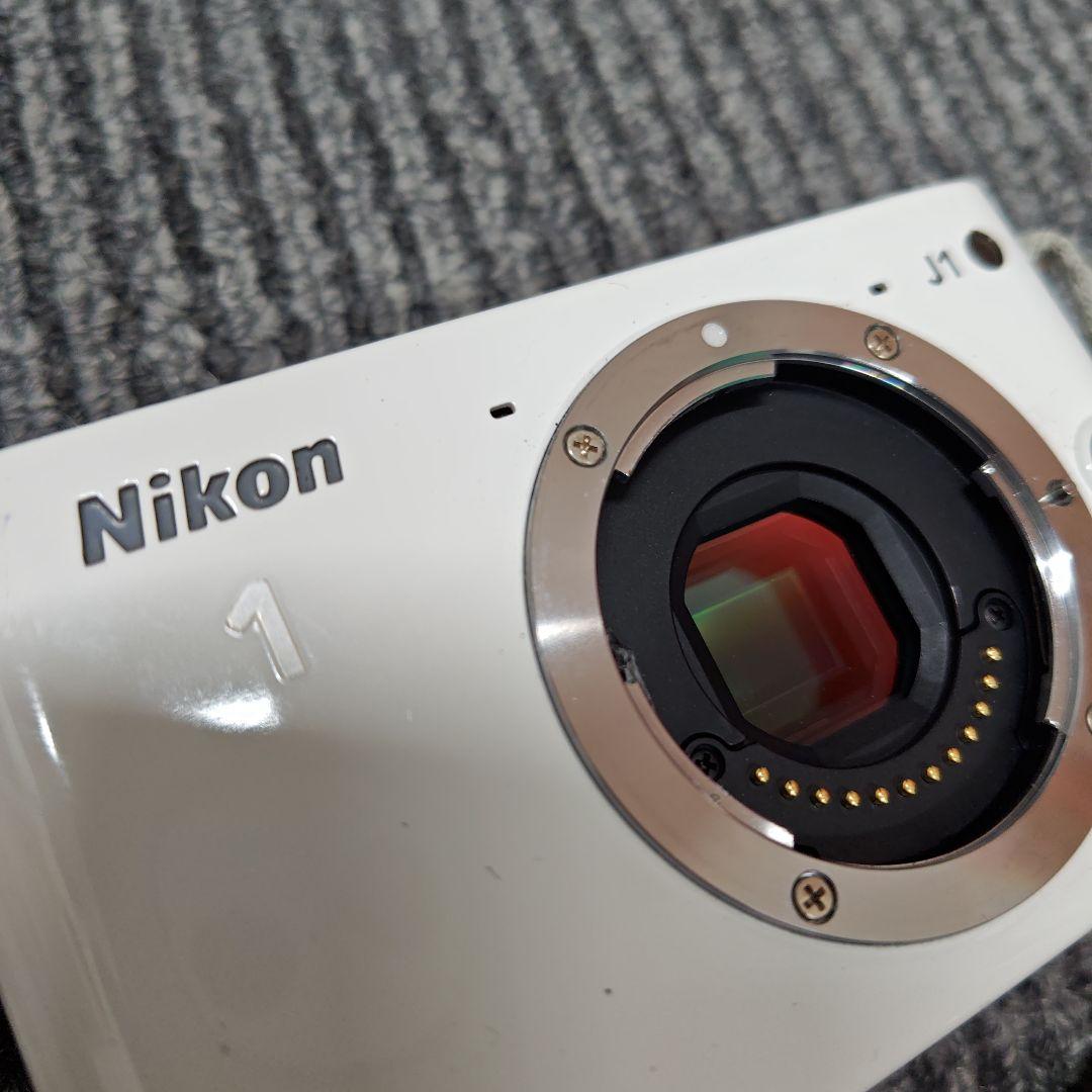 ジャンク】Nikon 1 J1 ミラーレスカメラ ホワイト - メルカリ