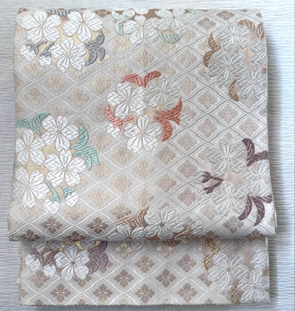 皇室御用 御御帯 山口美術織物 山口弘躬監修 松皮地桜花文袋帯 桐箱