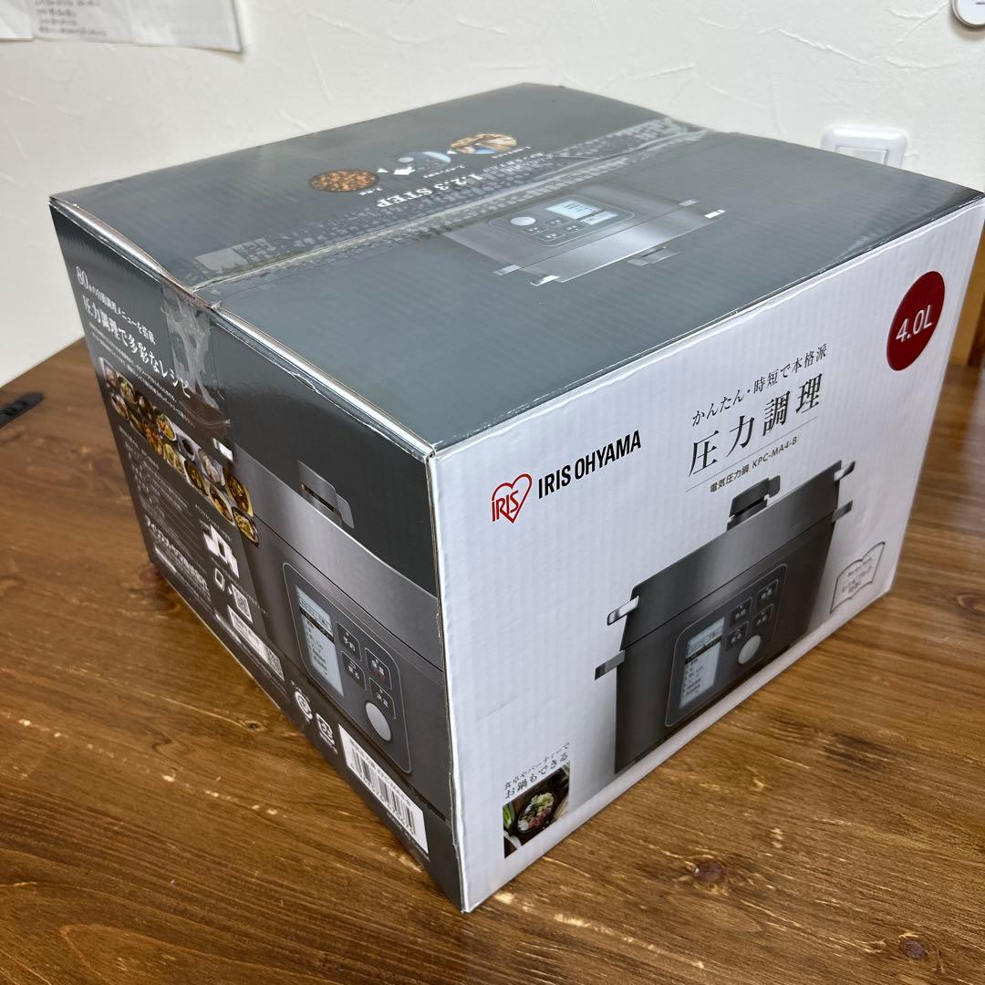 美品　アイリスオーヤマ　電気圧力鍋　4.0L