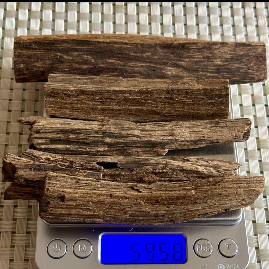 泥沈香 59.5グラム【伽羅・沈香・白檀】 香木って何？白檀・沈香・伽羅について詳しく解説！香源