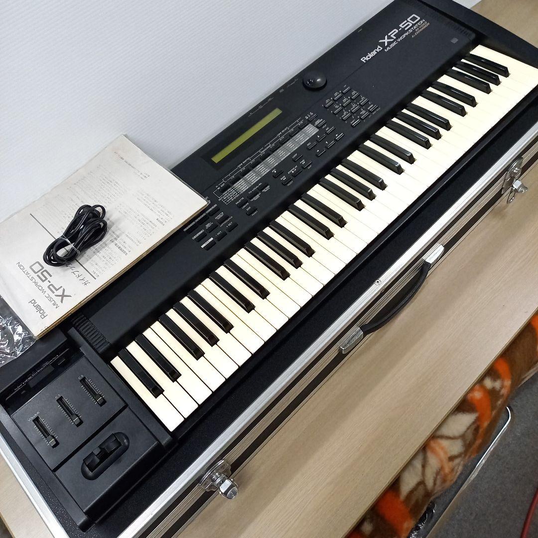 ジャンク Roland シンセサイザー XP-50 ハードケース付 ローランド