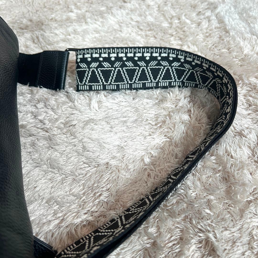 販売終了品 イアパピヨネ 《本革》柄ワイドテープショルダーバッグ ボディバッグ