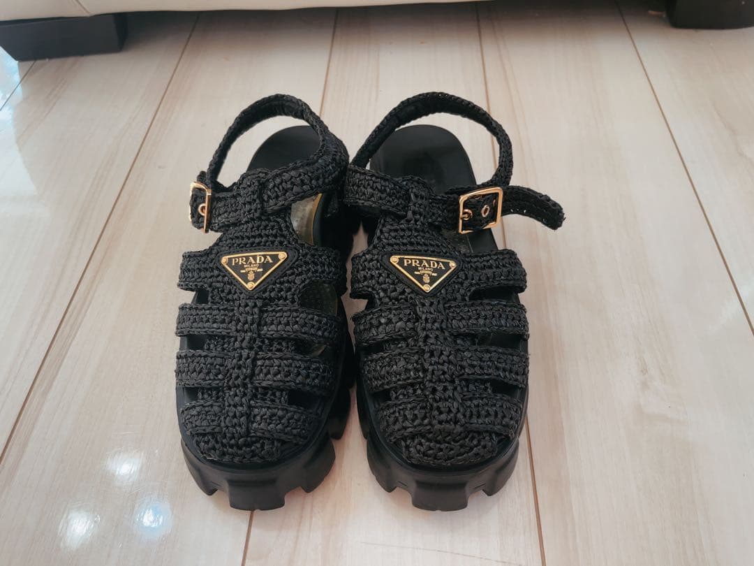 PRADA ブラック ストラップサンダル Prada レザー ストラップ サンダル | ブラック | FARFETCH JP