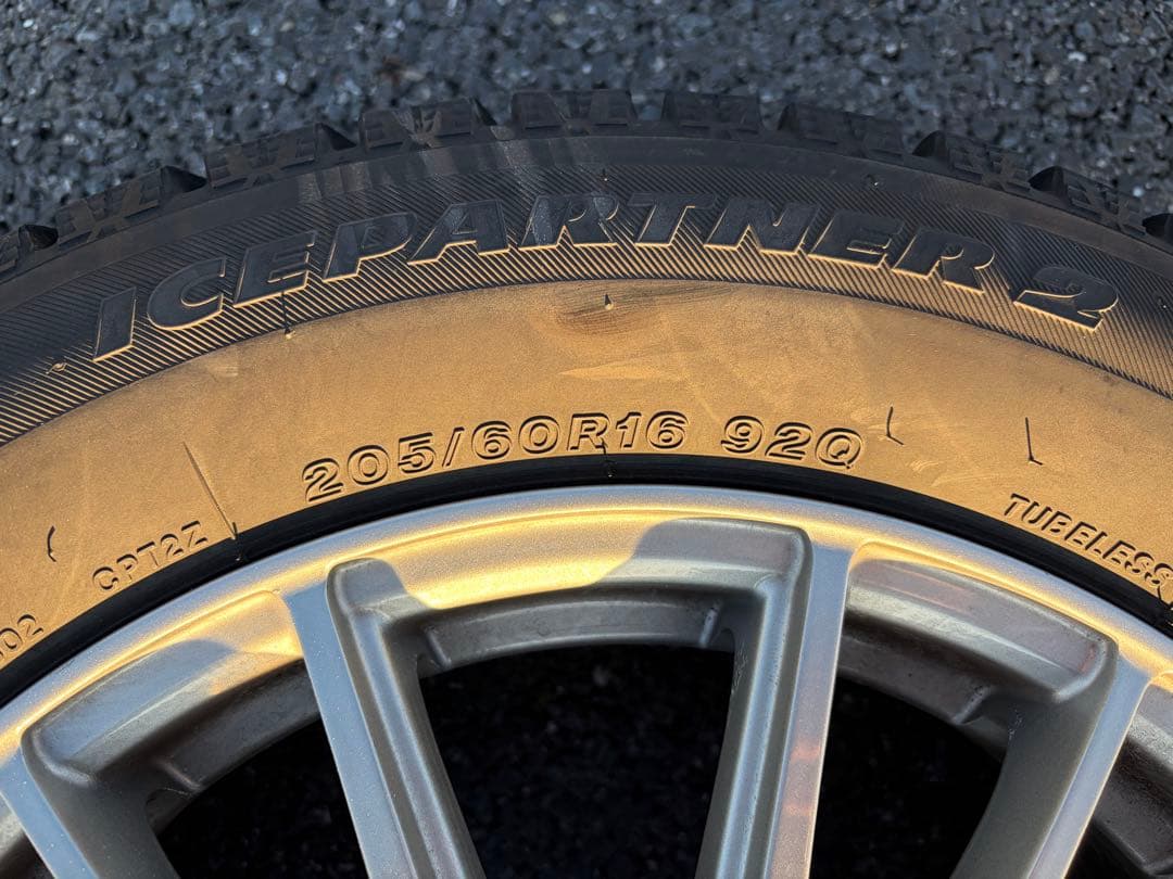 16インチ 205/60/R16 スタッドレスタイヤホイールセット