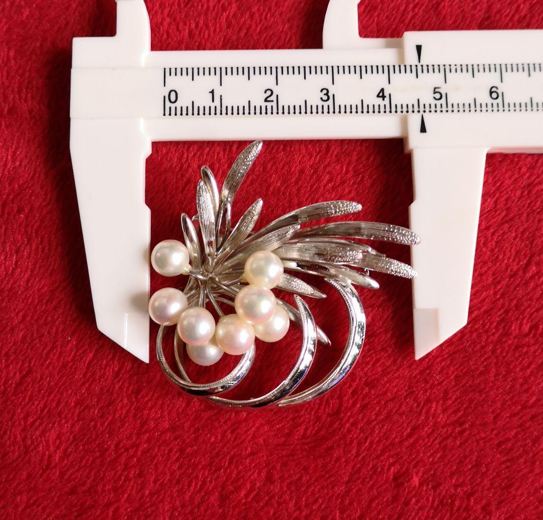 ヴィンテージ シルバー製 ブローチ アコヤ本真珠 8粒装飾 植物モチーフ