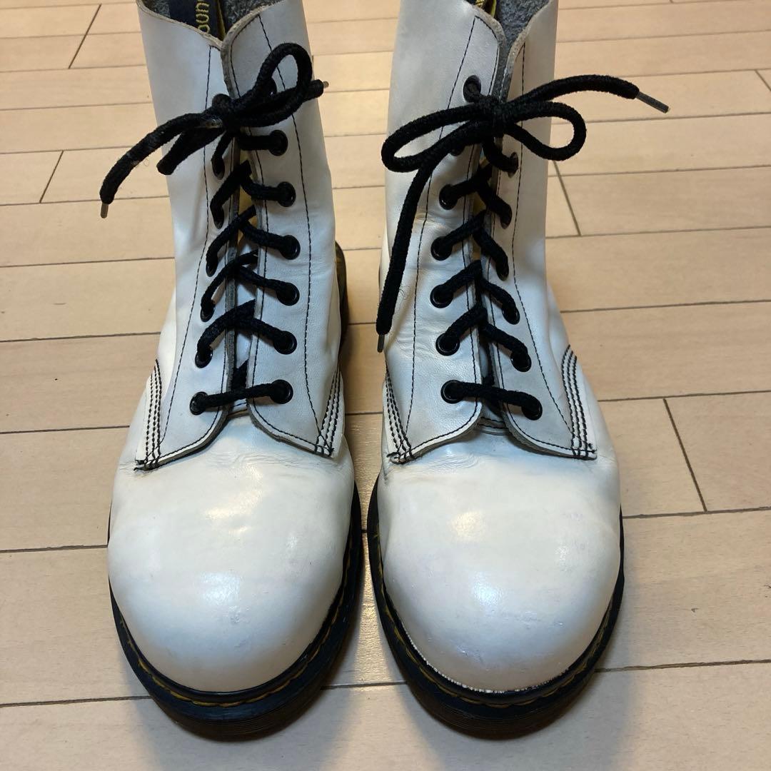 ドクターマーチン7ホールブーツ　ホワイト　レザー　 メイドイン　イングランド製 Yahoo!オークション -「ドクターマーチン uk7 イングランド」の落札