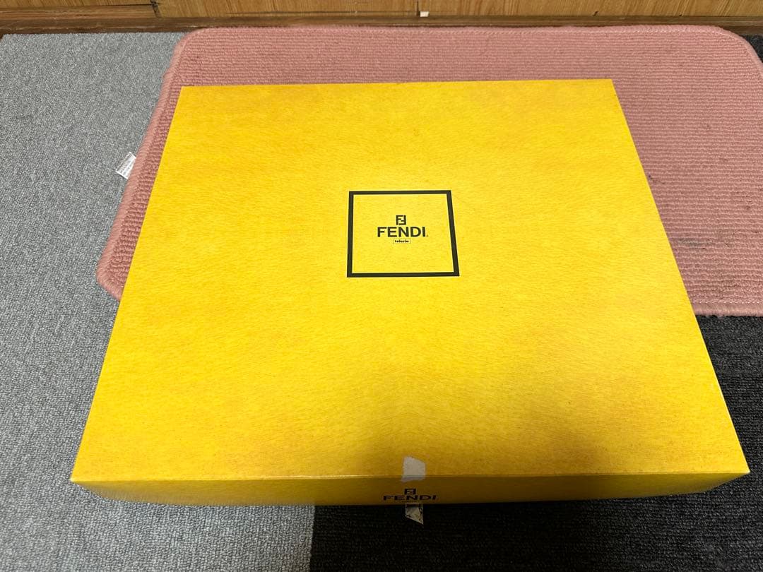 FENDI タオルケット ズッカ柄 140x200サイズ 未使用】 FENDI フェンディ タオルケット ズッカ柄 総柄 ブラウン