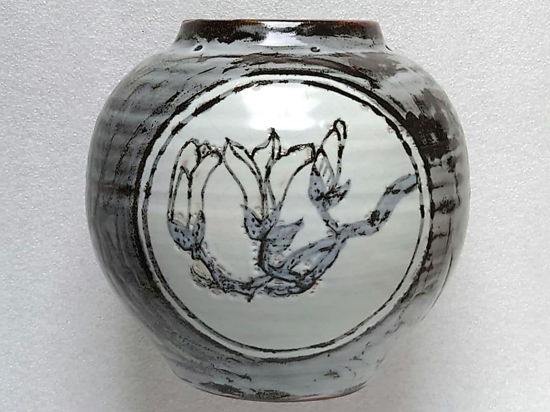 伊呂波窯:森本昇 (師.齋藤三郎)◇色絵窓絵椿木蓮牡丹文大壺:高さ約21.6