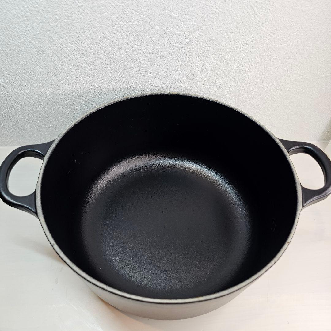 LE CREUSET ル・クルーゼ 20cm 黒 ブラックマット シルバーツマミの