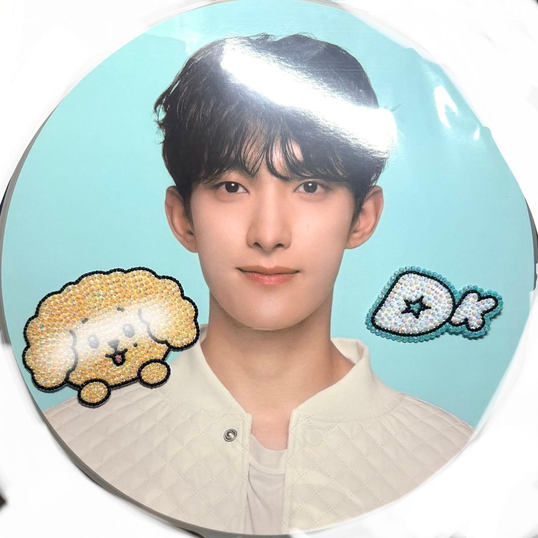 DK ドギョム うちわデコパーツ seventeen - メルカリ