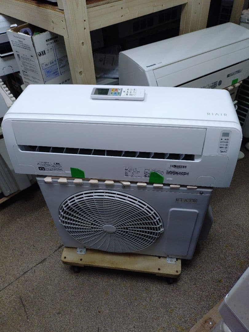 リエア10畳エアコン分解洗浄済み２０２１年 10年経ったエアコンを分解洗浄してみた！！ - YouTube