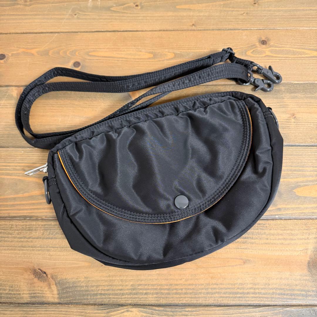 美品】PORTER タンカー オーバル ショルダーバッグ ハーフムーン