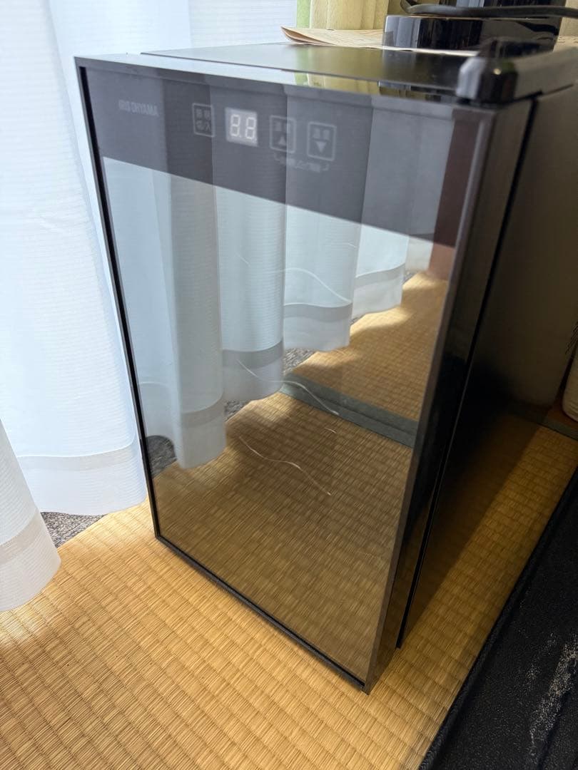 IRIS OHYAMA ワインセラー ブラック IRIS OHYAMA（アイリスオーヤマ） ワインセラー 12本 ペルチェ式 家庭