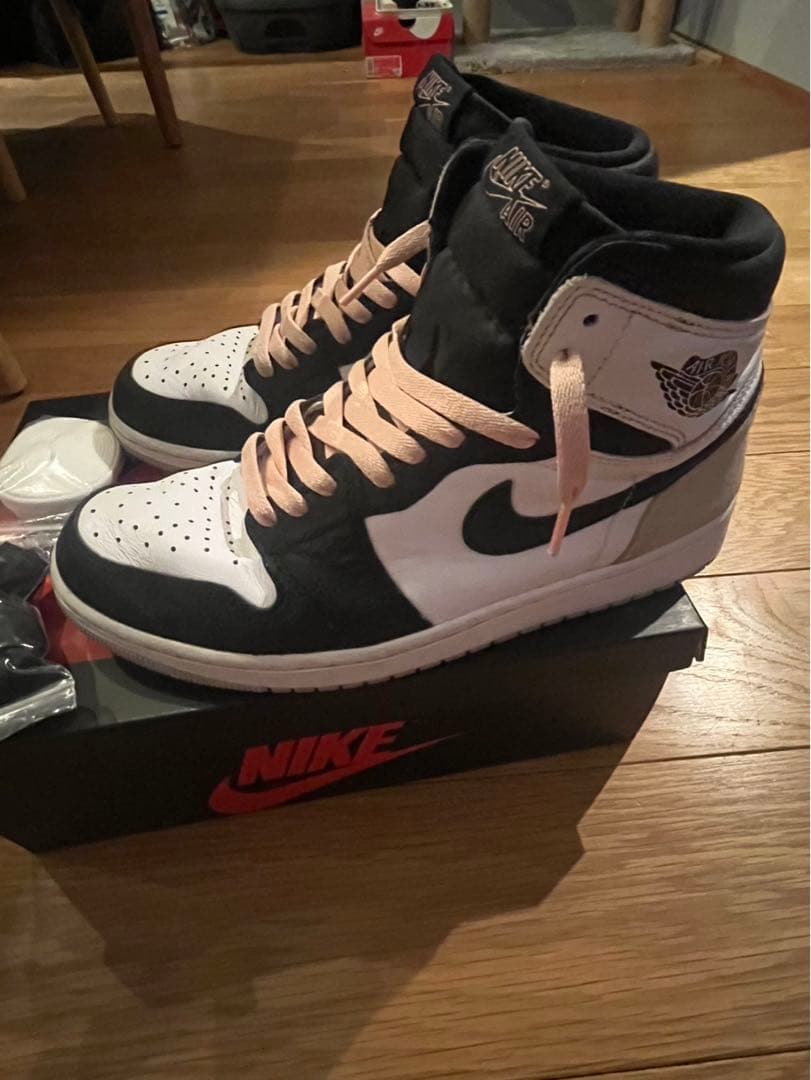 エアジョーダン1 レトロ ハイ og ブリーチドコーラル お値下げ中♫ Nike Air Jordan 1 High OG 